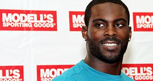 Vick’s Former GF Opens Up About Tell-All Book