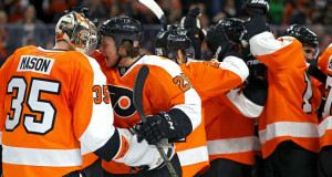 Simmonds Fuels Another Comeback, Flyers Beat Coyotes in Shootout